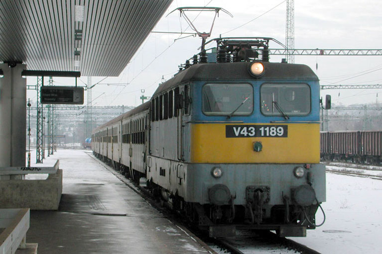 MÁV class V43 loco