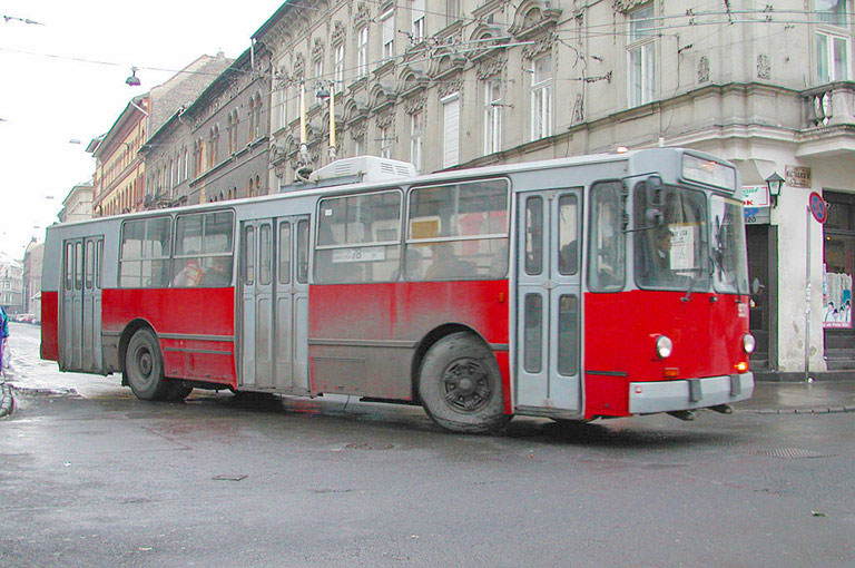 trolley bus 931