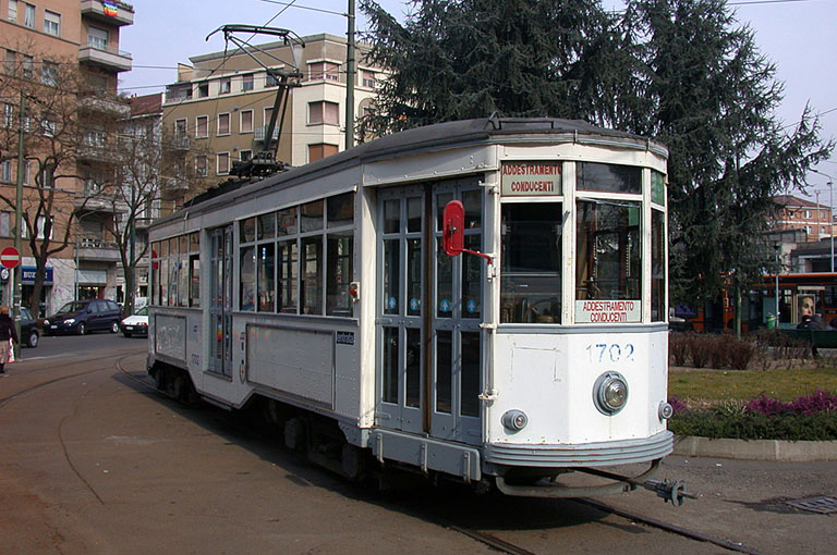 tram 1702