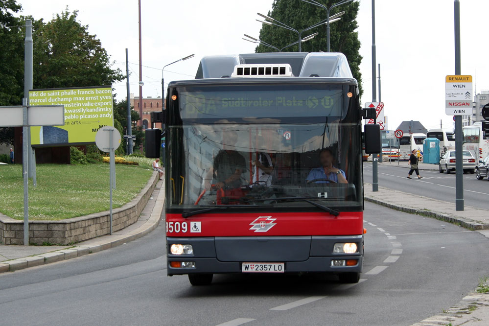 NL243 Bus Wien Vienna Becs Wieden