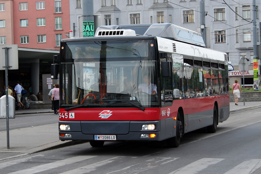 NL243 Bus Wien Vienna Becs Wieden