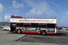 DSC04076 Zum Sightseeing werden acht offene Doppeldeckerbusse eingesetzt. For sightseeing eight ouble.decker buses are in service.