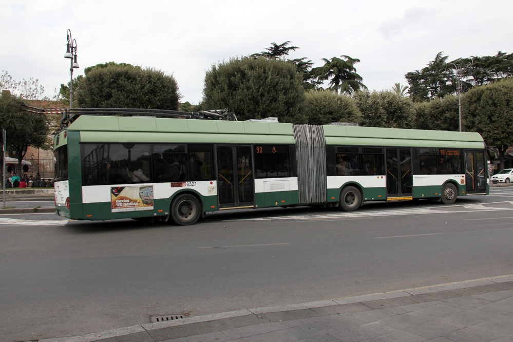 Solaris Trollino Ganz 18