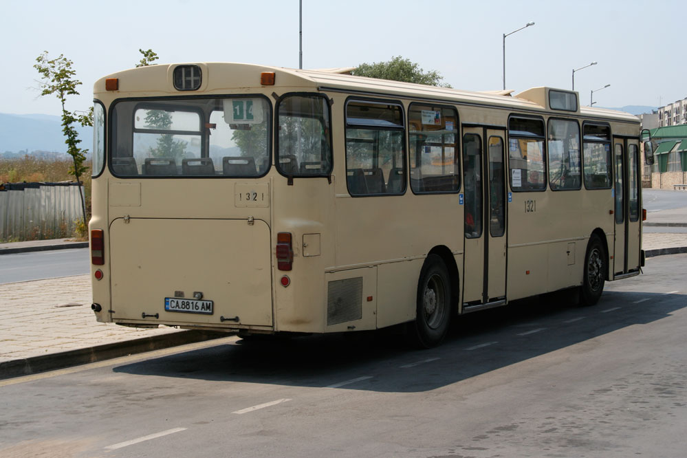 Mercedes O305