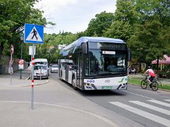 Solaris Wasserstoffbus Mit 35kg Wasserstoff soll der Bus 400 km weit fahren können. This bus should run with 35 kg of hydrogen some 400 km.