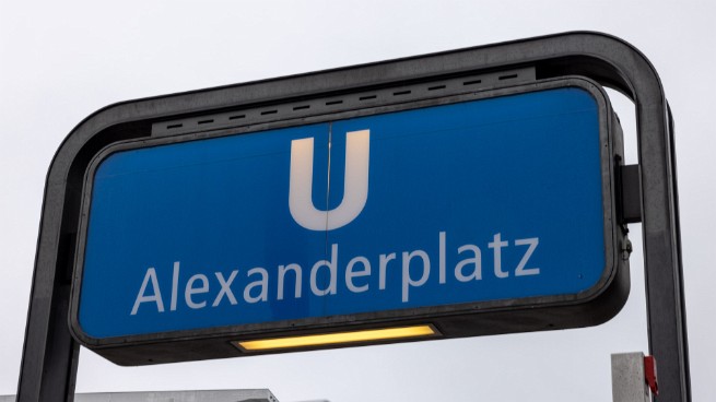 Berlin U5 Diese Großprofil-Linie ist 22,4 km lang und verbindet Hönow mit dem Hauptbahnhof. Sie hat 26 Stationen, die Reisezeit...