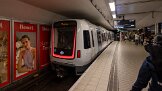 Stockholm_roeda-linjen_tunnelbana_9144_590 Die C30 sind seit 2020 im Einsatz und haben auch eine Klimaanlage für die Passagiere. The C30s have been in service since 2020 and are also equipped with air...