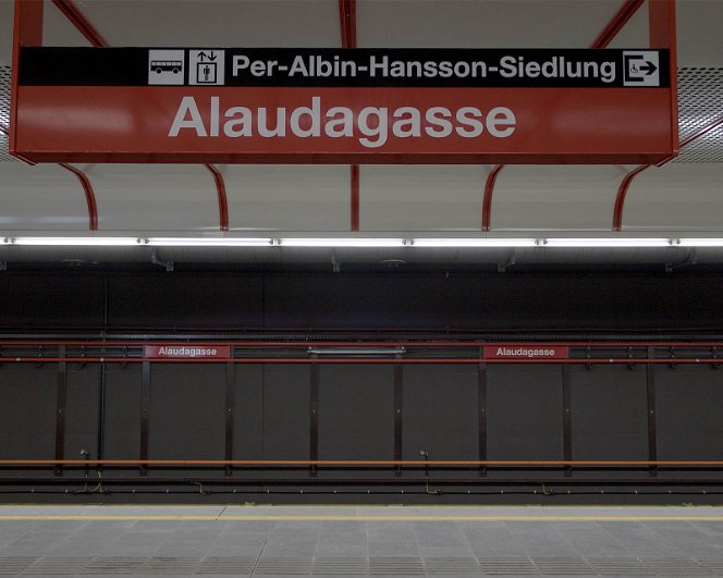 Alaudagasse Die Station mit der Anbindung an die Per-Albin-Hansson-Siedlungen, die zwischen 1947 und 1971 errichtet wurden. Per...