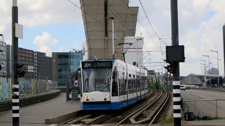 Linie 26 route 26 Diese Strecke wurde 2005 eröffnet und verbindet Centraal mit dem neuen Stadtteil IJburg. This route was opened in 2005...