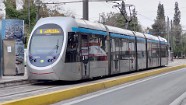 9122_497 Syntagma, eine Straßenbahn des Typs Sirio, seit 2004 im Einsatz. Syntagma, a tram of type Sirio, in service since 2004.
