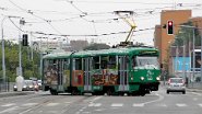 8892_19 Einfahrt in die Remise Medlánky. Turning to Medlánky depot.