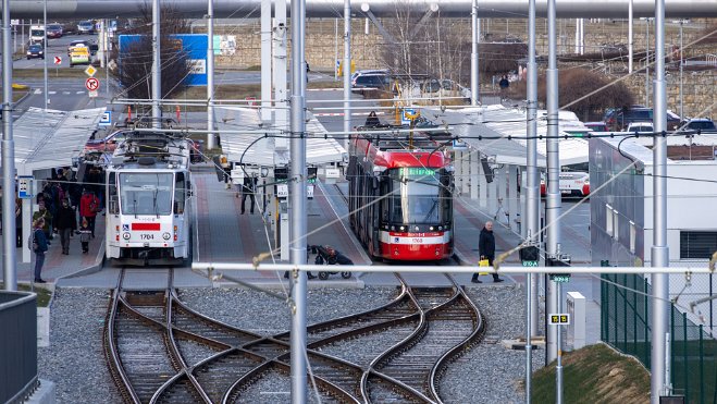 Škoda 45T Die erste Straßenbahn dieses Typs kam 2022 nach Brünn, im Februar 2023 war eine Garnitur im zeitweisen Einsatz. The...