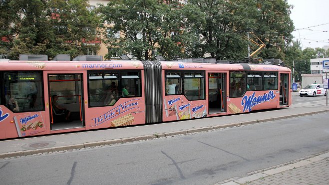 Vario LF2R.E 30 dieser Fahrzeuge kommen in Brünn zum Einsatz. Some 30 trams of this type are in service in Brno.