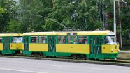 8153_27 6 Garnituren, also 12 Straßenbahnen, dieses Typs wurden beschafft. 6 sets, i.e. 12 trams, of this type were aquired.