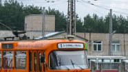 8153_62 Die Linie 1 nützt die Schleife im Betriebsbahnhof. Line 1 uses the loop in the depot.