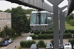 H-Bahn Düsseldorf Sie sind mit 4x31 kW motorisiert, die Höchstgeschwindigkeit beträgt 50 km/h. They are motorized with 4x31 kW, the maximum speed is 50 km/h.