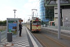 GT8 2663 Alte Straßenbahn, neue Station. Olfd tram, new stop.