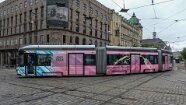 9136_506 Ganzwerbung auf der Straßenbahn 460. Full advertisement on the 460 tram.