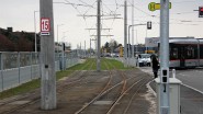 Trauner Kreuzung Zu sehen sind bereits die Gleise die ab Herbst 2016 die Straßenbahn nach Traun führen. To the left the tracks of the extension to Traun, which will be opened in...
