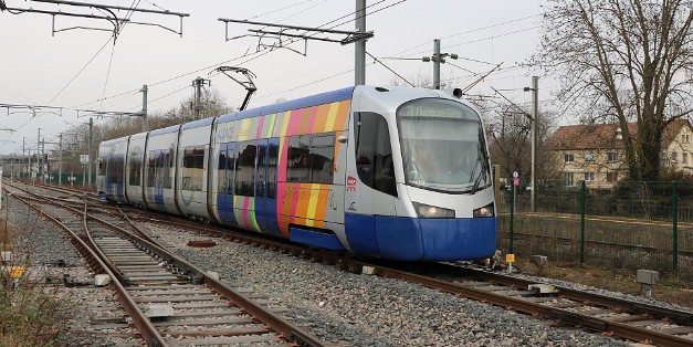 Avanto Mit den Siemens Avanto wird eine Tram-Train Strecke von rund 22 km befahren, wovon 15,5 als Eisenbahn befahren werden....