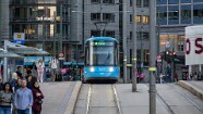 9143_399-Oslo-tram Jernbanetorget, also Bahnhofsplatz Jernbanetorget, station square