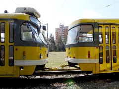DSCN7591 Links ein K3R-NT, rechts einer der beiden letzten Tatra T3R.PV. On the left a K3R-NT, on the right one of the two last Tatra T3R.PV.