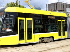 9120_537 100% niederfluriges Zweirichtungsfahrzeug. 100% low floor bi-directional tram