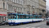 T6B5 35076 Sie fahren mit Stangenstromabnehmer. They run with a bar pantograph.