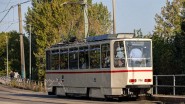 9138_374_Rostock_Strassenbahn Beim Stadthafen sahen wir 2024 den historischen Triebwagen der Type T6A2M. At Stadthafen, we saw the historic T6A2M tram.