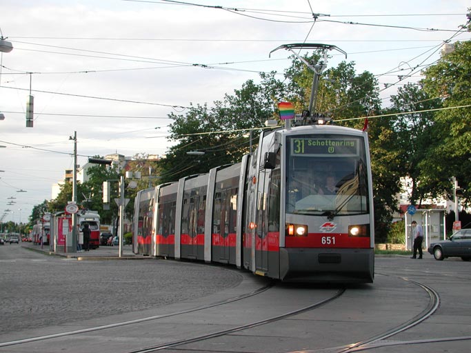 B651