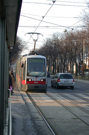B644