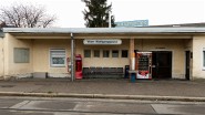 Station Wolfganggasse Kann wohl eher als Zweckbau bezeichnet werden. Can probably be called a pure purpose building.