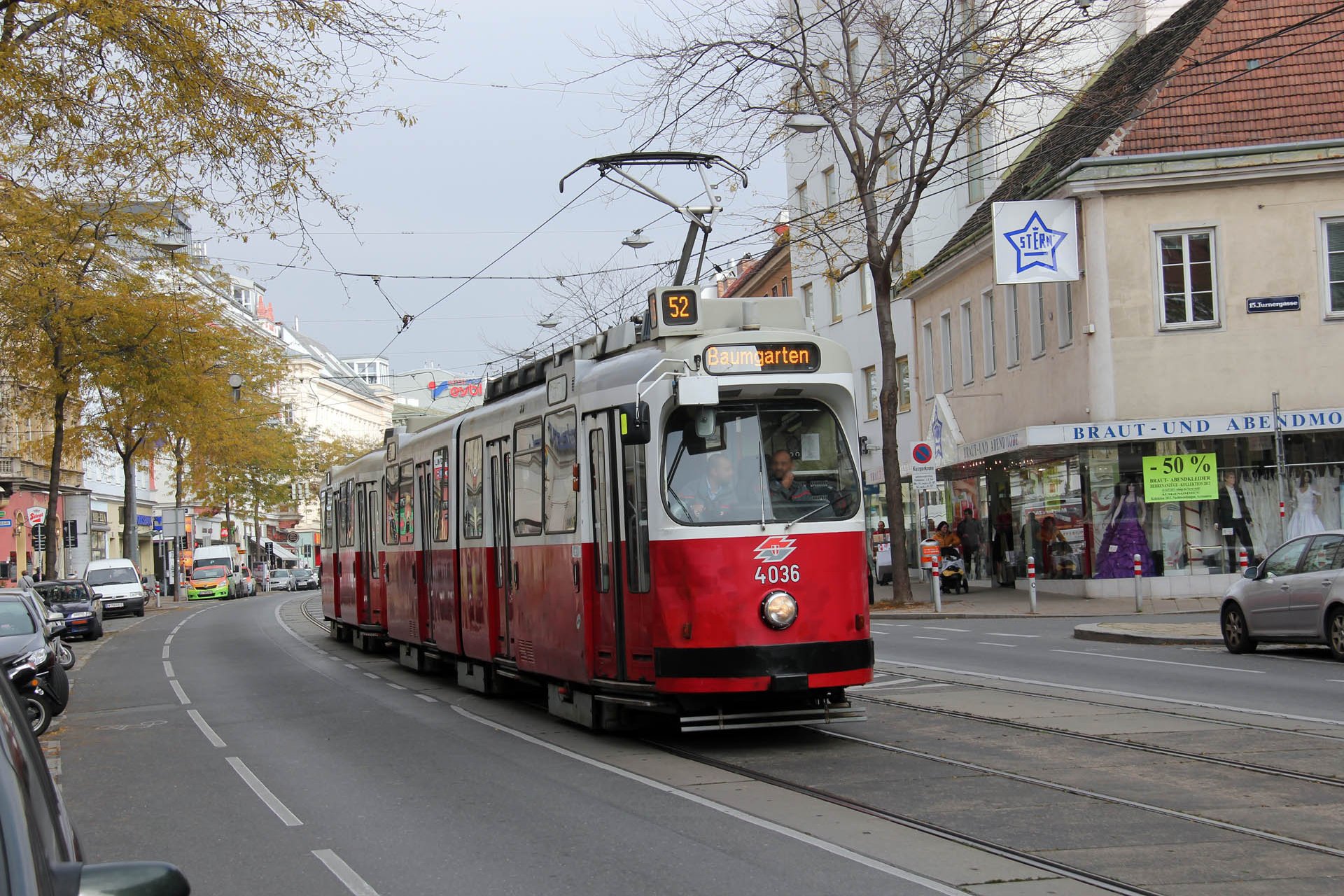 E2 4036 Diese Straßenbahn wurde 2013 zum E2 4029. This tram became E2 4029 in 2013.