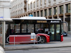 9116_753 Der zwischen Matzleinsdorfer Platz und Ring, Oper fahrende SEV fuhr mit Normalbussen von Blaguss. The replacement service between Matzleinsdorfer Platz and...