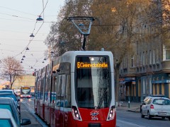 9116_633 D 304 in der Quellenstraße, im Hintergrund ist ein SEV Bus erkennbar. D 304 at Quellenstrasse, in the background a tram replacement bus can be seen.