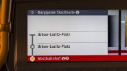 9137_852 Vereinzelt gab es auf der Außenanzeige das Ziel Urban-Loritz-Platz, bei den Flexitys passte die Innenanzeige (mit 2x Urban-Loritz-Platz, statt der sonstigen...