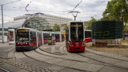 9137_870 At the same time, the 49 line was diverted to Westbahnhof because there was no space for shortened line 49 trmas in the loop at Urban-Loritz-Platz.