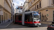 9144_826-Wien-Linie_62-D_ Einbiegen in die Radetzkystraße. Turn into Radetzkystraße.