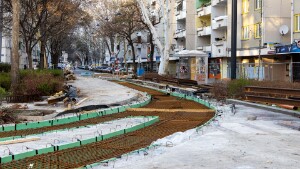 Linie 12 - März/march 2025 Die Wiederherstellung der Oberfläche nimmt Fahrt auf, Die Gleise haben die Lassallestraße erreicht, aber sie noch nicht...