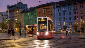 Linie E1 - Q. Belvedere - Reumannplatz Von 12. bis 21. April 2025 wurden im Bereich Keplerplatz neue Weichen bei der U1 eingebaut, welche deshalb im Abschnitt...