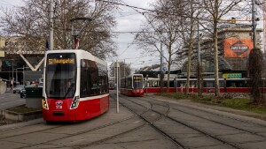 Linie/line 52 -> Ring Vom 24. Februar bis 29. Juni war die Linie 49 nicht im Einsatz. Als Ersatz fuhr in einer ersten Phase bis 7. April die...