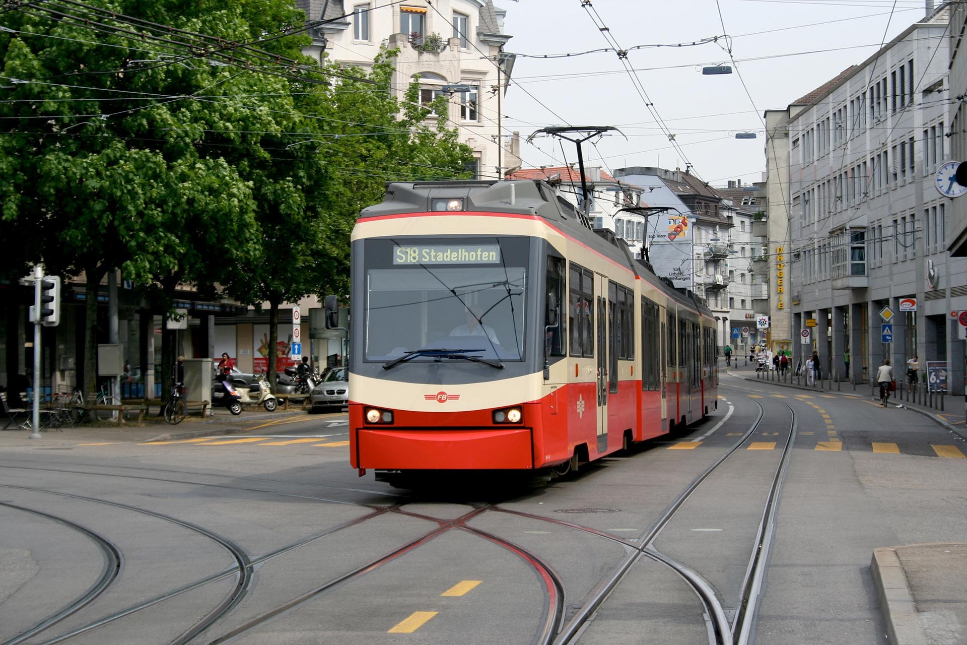 https://public-transport.net/tram/Zurich/Forchbahn/slides/8354_75.jpg