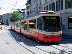 8150_12 2004 stießen dann 13 Garnituren der 25,1 m langen, sechsachsigen Be 4/6 dazu. In 2004 13 trainsets of these 25.1m long, six axle type Be 4/6 trams were added to...